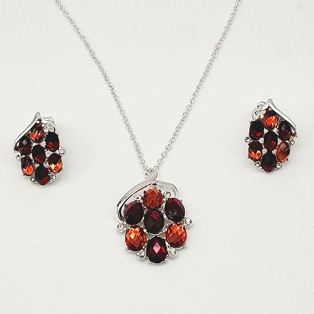 Avon Elegant Cluster Necklace & Earring Gift Set - Ruby Color
